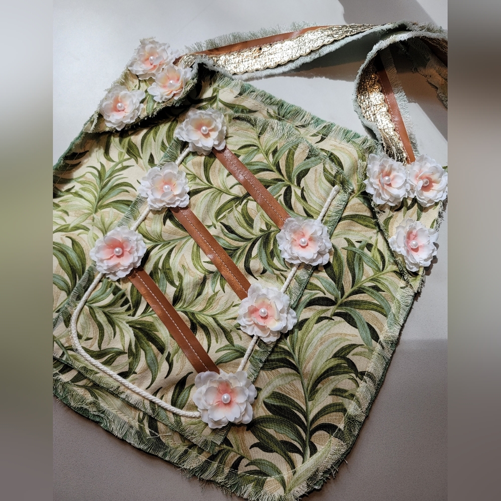 ‼️MUST GO‼️ Gorgeous Cottagecore Handcrafted Tote Bag